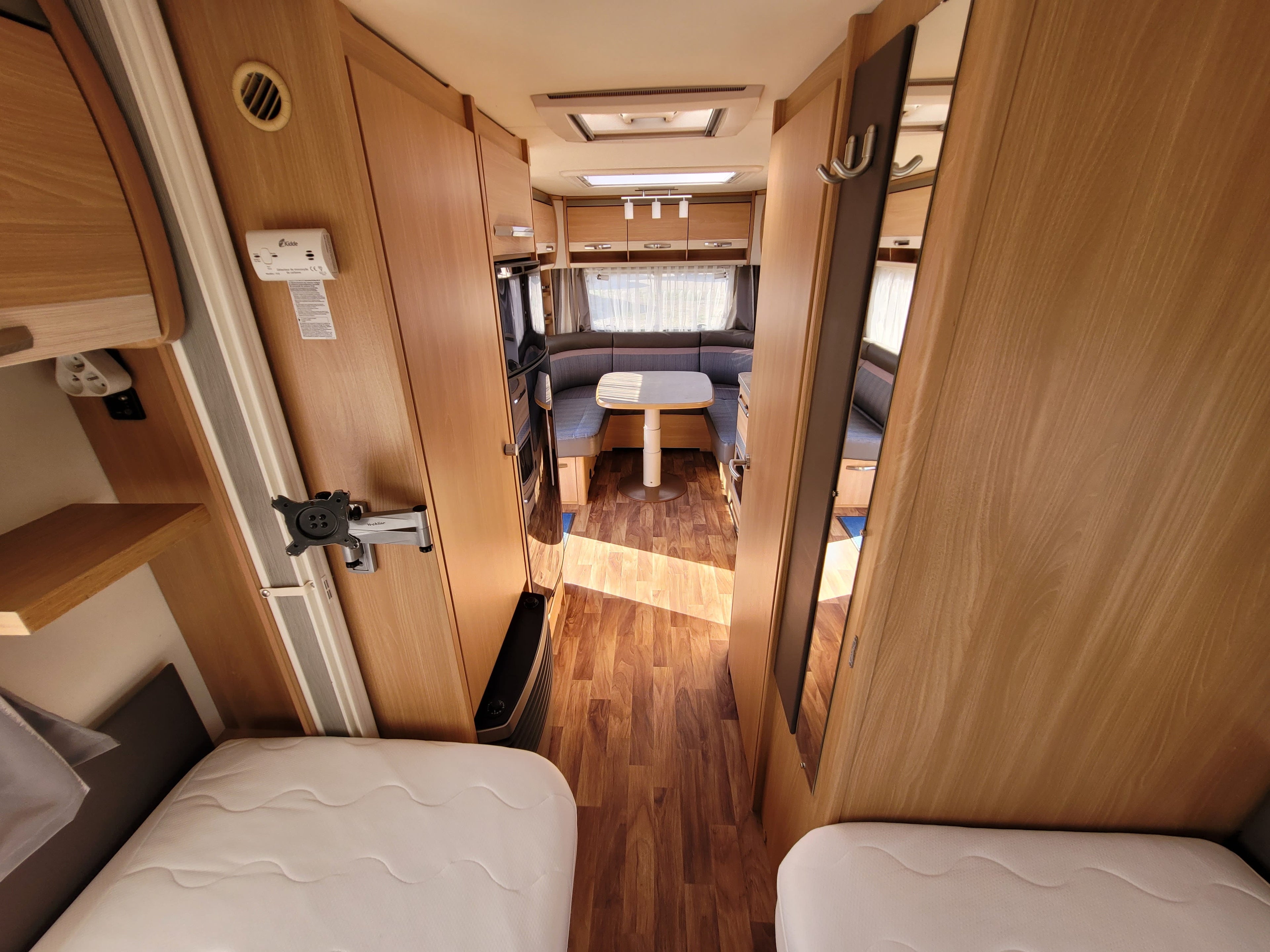 Knaus SÜDWIND 580 UE (2015) – Caravana