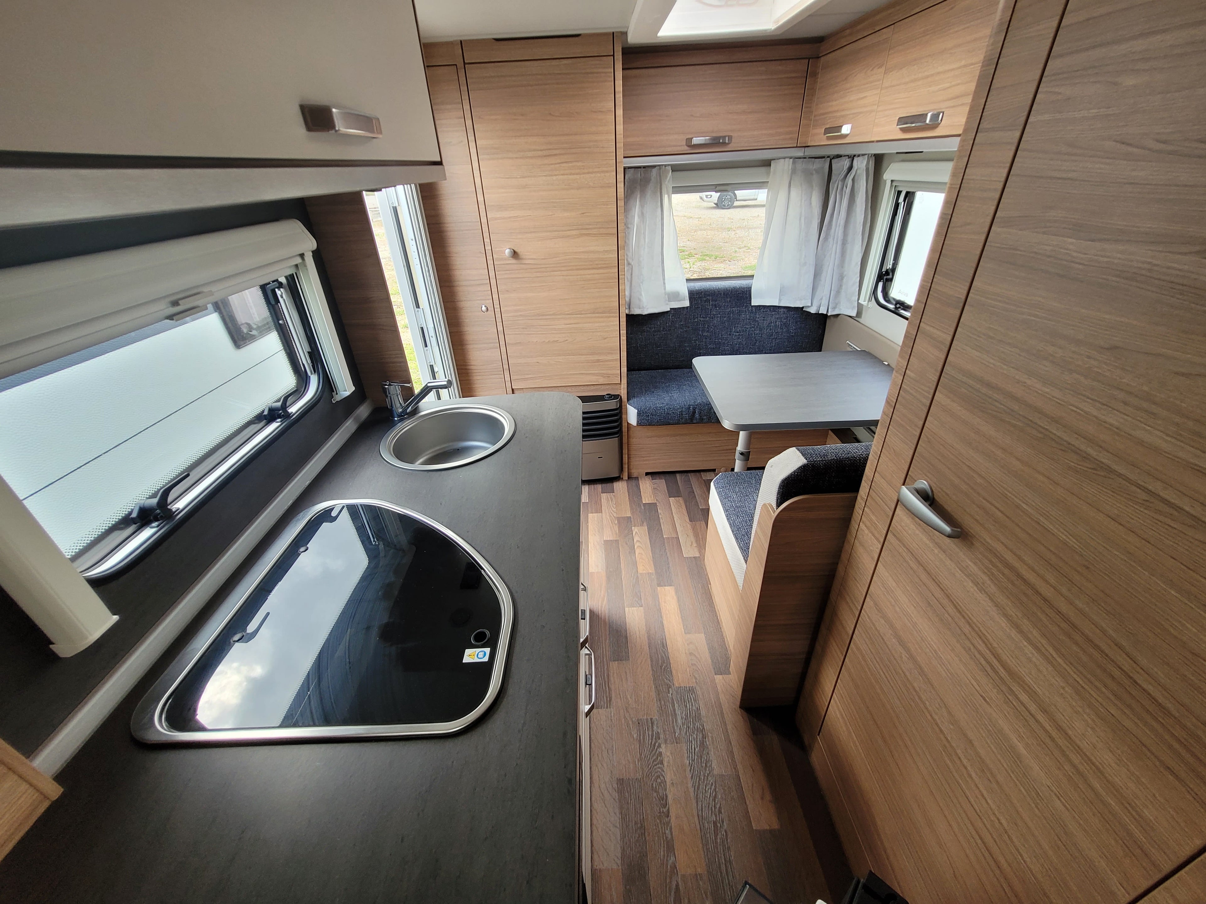 Weinsberg CARAONE 420 QD (2023) – Caravana