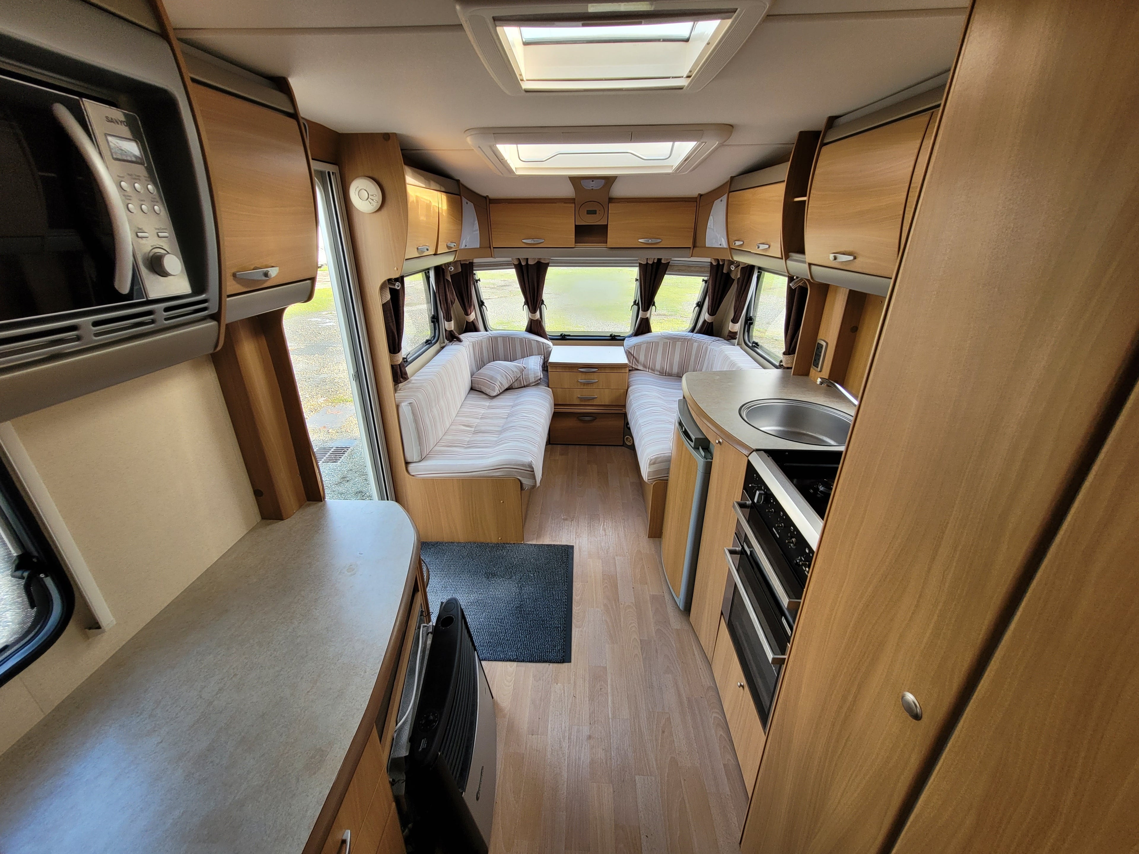 SWIFT CONQUEROR 540 (2017) – Caravana