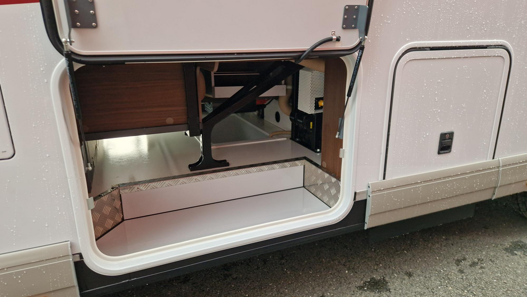 ADRIA SUPERSONIC 780 SL MERCEDES 2.0L - 170 CV BVA
